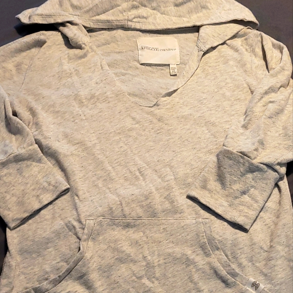 Victoria Secret  supermodel  essential  3/4 sleeve top with hood